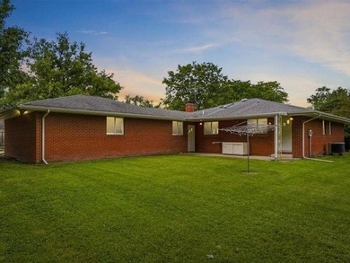 Welcome home to this charming and well-maintained brick ranch - photo 7