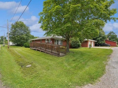 Welcome home to this charming and well-maintained brick ranch - photo 10