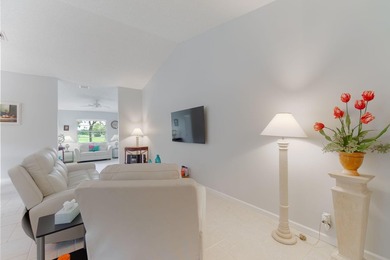 Welcome to this beautifully updated, fully furnished, turn-key - photo 10