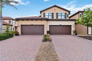 Lake Condo For Sale in Venice, Florida