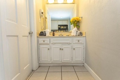 This one-bedroom condo comes fully furnished. It is perfect as a - photo 12