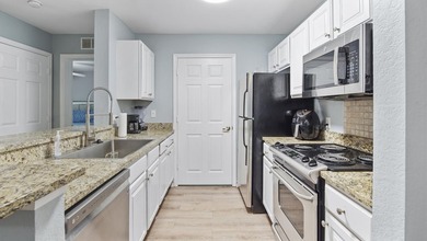 SHORT TERM RENTALS ALLOWED. Don't miss out on this freshly - photo 15