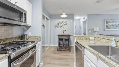 SHORT TERM RENTALS ALLOWED. Don't miss out on this freshly - photo 18