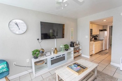 This one-bedroom condo comes fully furnished. It is perfect as a - photo 21