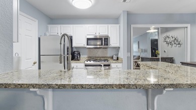 SHORT TERM RENTALS ALLOWED. Don't miss out on this freshly - photo 26