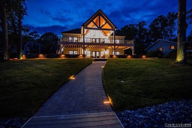 Luxury Lakefront Custom Home with dual living spaces Beautiful - photo 5