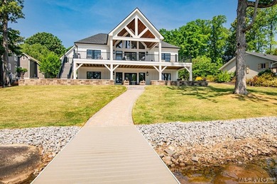 Luxury Lakefront Custom Home with dual living spaces Beautiful - photo 8