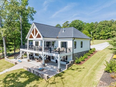 Luxury Lakefront Custom Home with dual living spaces Beautiful - photo 10
