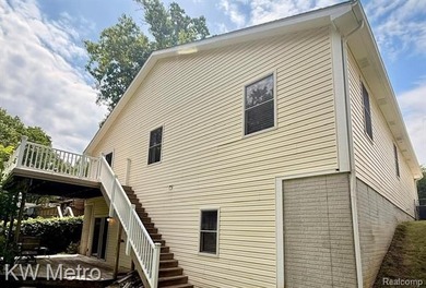 Welcome to this beautifully maintained ranch offering over 3,100 - photo 4