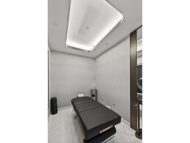 Introducing Residence 8C, the premier one bedroom offering - photo 21