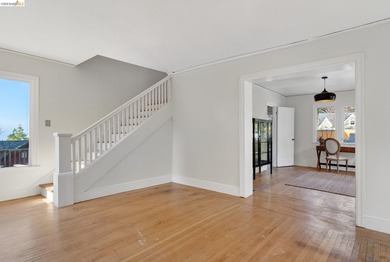 Enjoy dramatic sunsets from this special Berkeley Hills home - photo 10