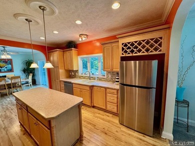 Own a beautiful LAKE House on 4.25 Acres with a gentle slope to - photo 9