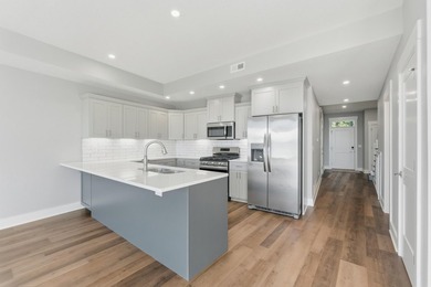 Your lakefront condominium awaits! Brand new and ready for you - photo 7
