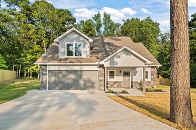Lake Home For Sale in Hot Springs, Arkansas