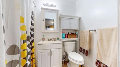 Discover this beautifully maintained 2-bedroom, 2-bathroom condo - photo 19