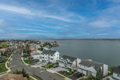 (private lake, pond, coastal) Home Sale Pending in Merrick New York