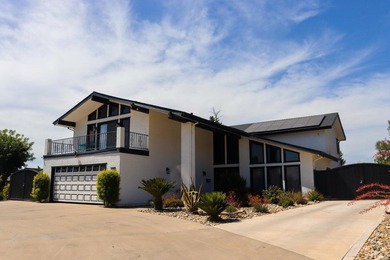 Welcome to 723 W Pine Street, Exeter, CA 93221. If you are - photo 1