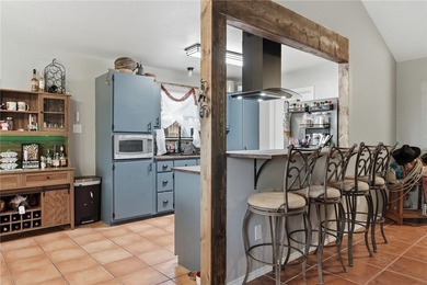 *PRICE REDUCTION!* Welcome to this beautifully renovated - photo 12
