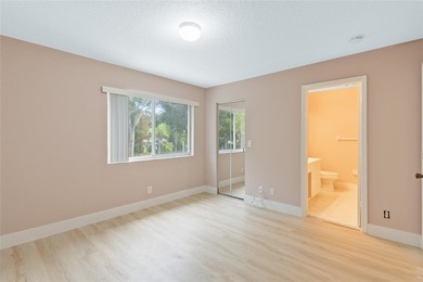 Lovely 3 bedroom, 2.5 bathroom townhome located in the 24 hour - photo 12