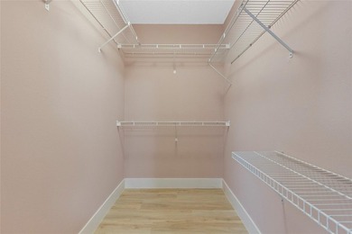 Lovely 3 bedroom, 2.5 bathroom townhome located in the 24 hour - photo 15
