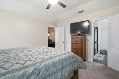 *PRICE REDUCTION!* Welcome to this beautifully renovated - photo 17