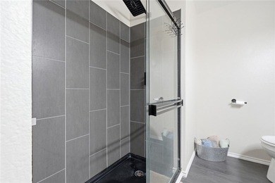 *PRICE REDUCTION!* Welcome to this beautifully renovated - photo 19
