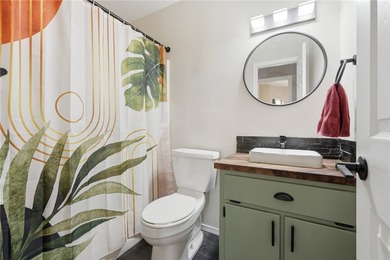 *PRICE REDUCTION!* Welcome to this beautifully renovated - photo 21