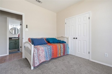 *PRICE REDUCTION!* Welcome to this beautifully renovated - photo 23