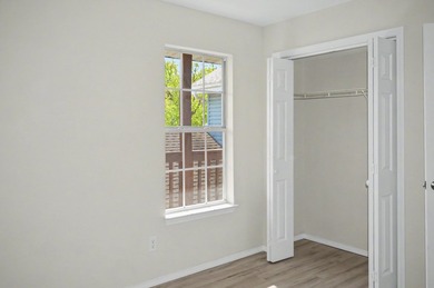Don't miss out on this beautiful condo with a 2 car garage and a - photo 23