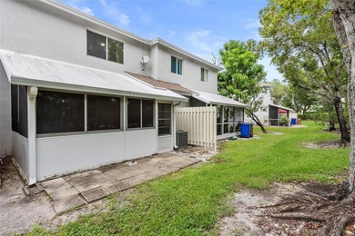 Lovely 3 bedroom, 2.5 bathroom townhome located in the 24 hour - photo 26