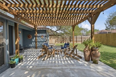 *PRICE REDUCTION!* Welcome to this beautifully renovated - photo 28