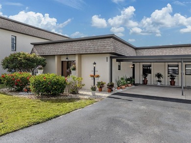 Newly remodeled and beautifully updated first-floor paired villa - photo 1