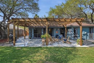 *PRICE REDUCTION!* Welcome to this beautifully renovated - photo 32