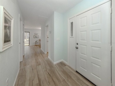 Newly remodeled and beautifully updated first-floor paired villa - photo 5