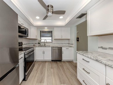 Newly remodeled and beautifully updated first-floor paired villa - photo 7