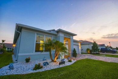 Fully remodeled and impeccably upgraded, this stunning 2 bed 2 - photo 2