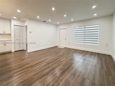 Beautifully maintained, turnkey 4-bedroom, 3-bath single-family - photo 4