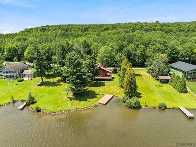 Beautifully remodeled from top to bottom, this exceptional - photo 3