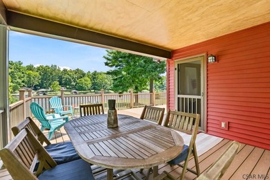 Beautifully remodeled from top to bottom, this exceptional - photo 4