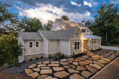 (private lake, pond, creek) Home For Sale in Doyle Tennessee