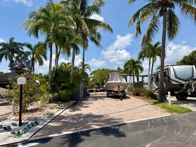 Beautiful vacant waterfront lake lot #165 located in Outdoor - photo 2