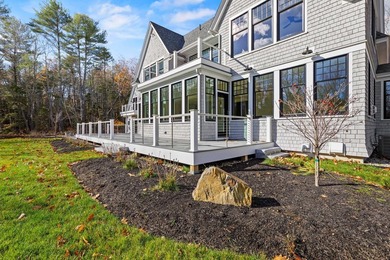 Exceptional new construction 4,475 square foot shingle-style - photo 9