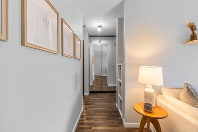 Affordable lake living at Medicine Lake! This top-floor 1-bed - photo 11