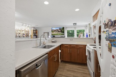 Beautiful condo at Eagle Pointe Resort on Lake Monroe - photo 12