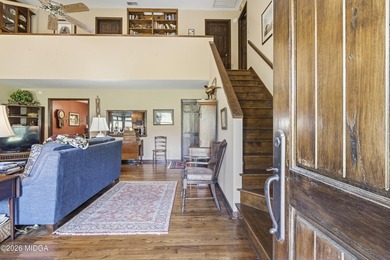 Welcome to this beautifully maintained 3-bedroom, 2.5-bath home - photo 12