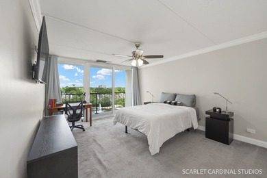 Spacious 2-bedroom, 2-bath condo featuring an expansive balcony - photo 12