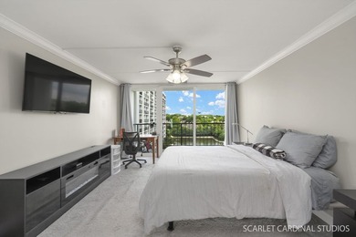 Spacious 2-bedroom, 2-bath condo featuring an expansive balcony - photo 13