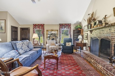 Welcome to this beautifully maintained 3-bedroom, 2.5-bath home - photo 15