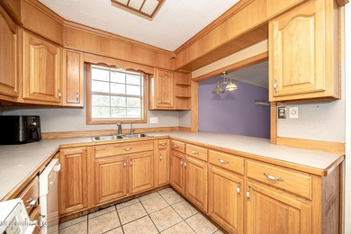 APPROVED SHORT SALE! 3 Bedrooms | 2 Bathrooms, Large bonus room - photo 17