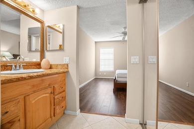 MUST SEE! 2 Bedroom,2 Bathroom Villa with 1-car garage. Garden - photo 17